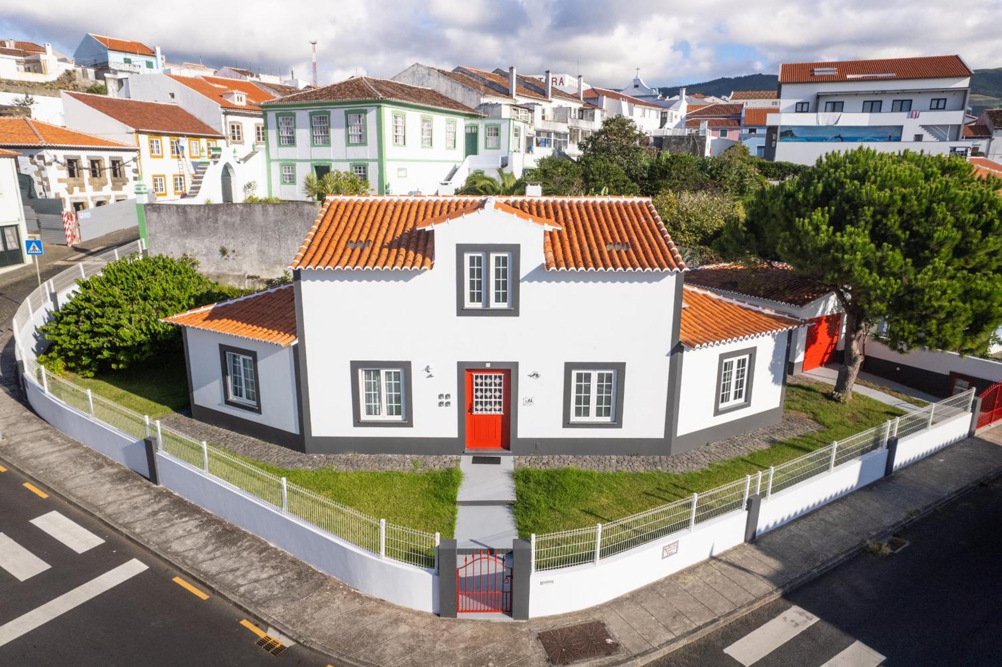 Angra Charming Suites By Seewest Angra do Heroismo Exterior photo